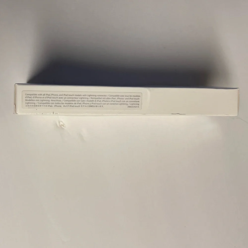 Apple Lightning to VGA Adapter White Sealed For TV
